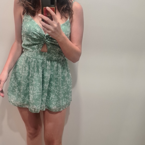 Windsor Rompers - Picture 3 of 9